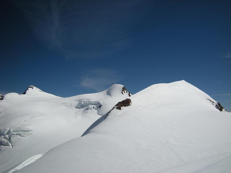 20080829_monterosa 094.jpg - Von rechts nach links: Parrotspitze, Signalkuppe, Zumsteinspitze